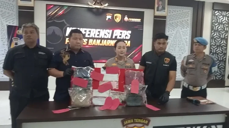 Pura-pura Jadi Sales Bak Sampah, 3 Pelaku Curi Perhiasan Rp 20 Juta