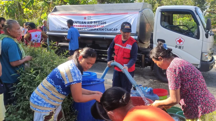 BPBD Cilacap Salurkan 2,88 Juta Liter Air Bersih untuk Warga di 54 Desa