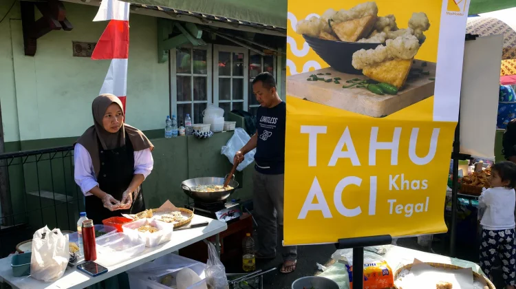 Akhir Pekan, Saatnya Berburu Tahu Aci Tegal di Pasar Minggon GOR Satria Purwokerto