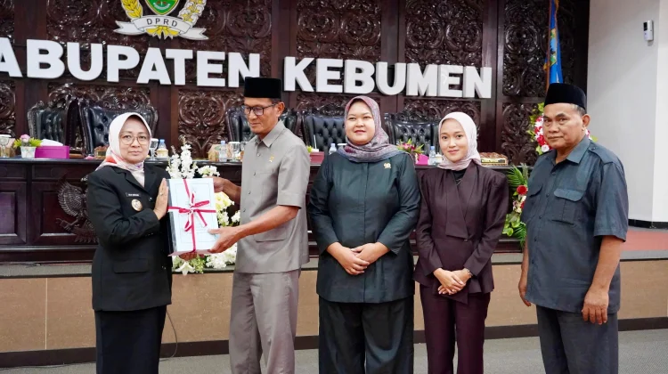 Paripurna DPRD Kebumen: Fokus Penguatan Ekonomi Kreatif