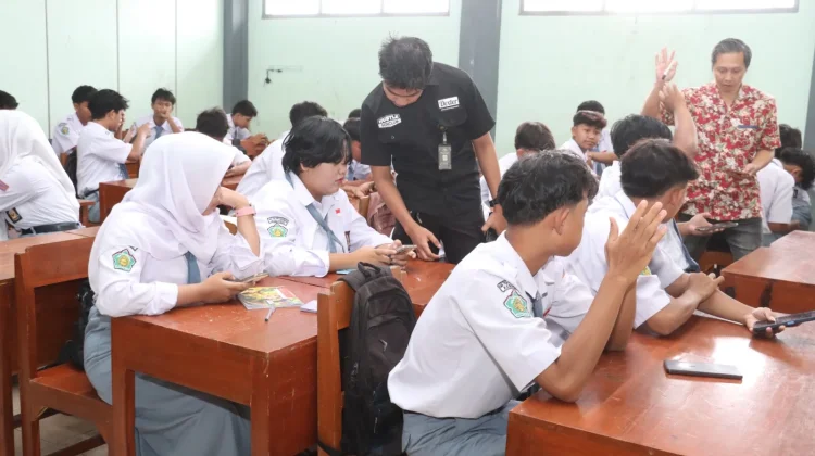 Polres Kebumen Bekali Siswa SMK dengan Literasi AI