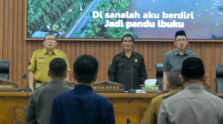 Sekda Banjarnegara Sampaikan Jawaban Eksekutif Pandangan Fraksi DPRD