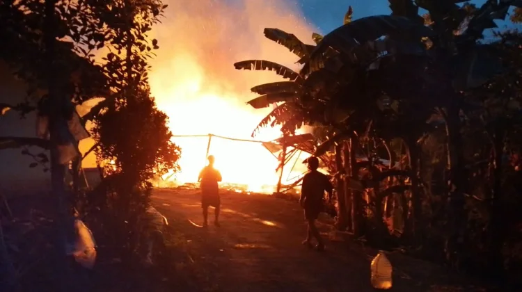 Pabrik Penyulingan Minyak Kayu Putih di Kawunganten Terbakar