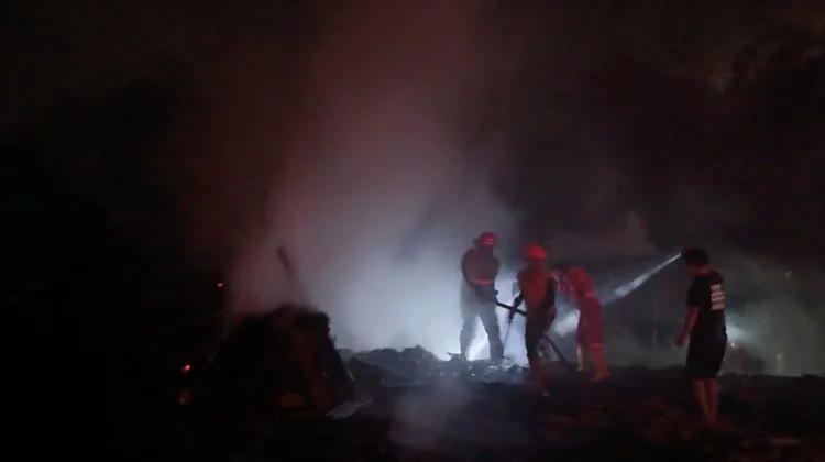 Pabrik Penyulingan Minyak Kayu Putih di Kawunganten Terbakar
