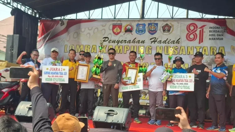 Kodim 0712/Tegal Serahkan Hadiah untuk Pemenang Kampung Nusantara