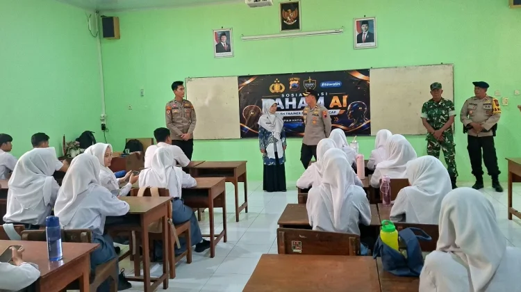 Ajak Bijak Gunakan AI, Polresta Cilacap Edukasi Gen Z di SMA Negeri 1 Kroya