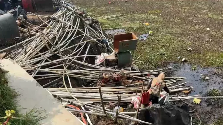 Ratusan Petani Kentang Dieng Sedot Air Telaga Merdada untuk Siram Tanaman