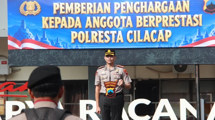 Personel Berprestasi Diganjar Penghargaan, Kapolresta Tekankan Disiplin
