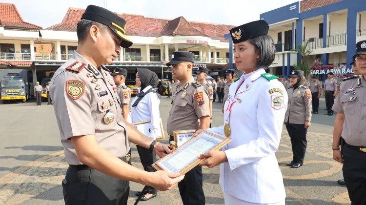 Personel Berprestasi Diganjar Penghargaan, Kapolresta Tekankan Disiplin