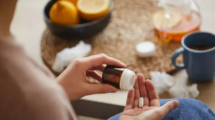 Aturan Minum Obat, Kenali Jarak Aman setelah Konsumsi Herbal dan Minuman Tertentu