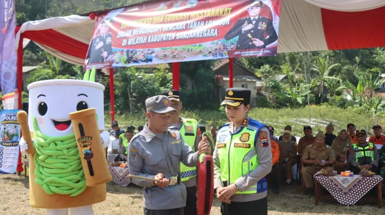 Kapolres Banjarnegara Ajak Warga Desa Ambal Siaga Hadapi Ancaman Longsor