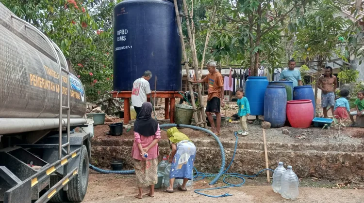 Tiga Desa di Kemranjen Alami Krisis Air Bersih
