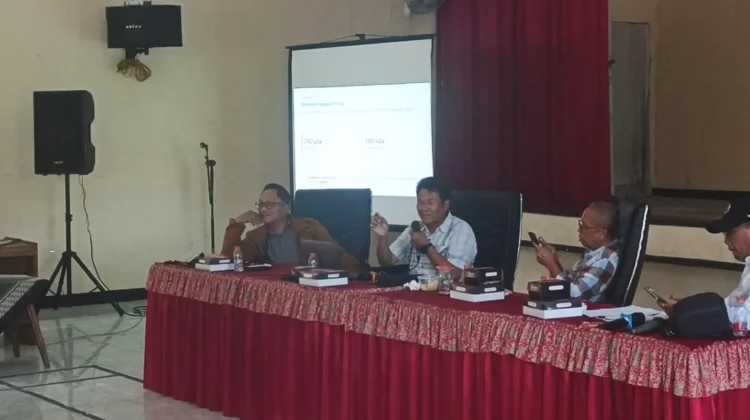 Arus Informasi Bergerak Cepat, Media Harus Bertahan di Tengah Banjir Informasi