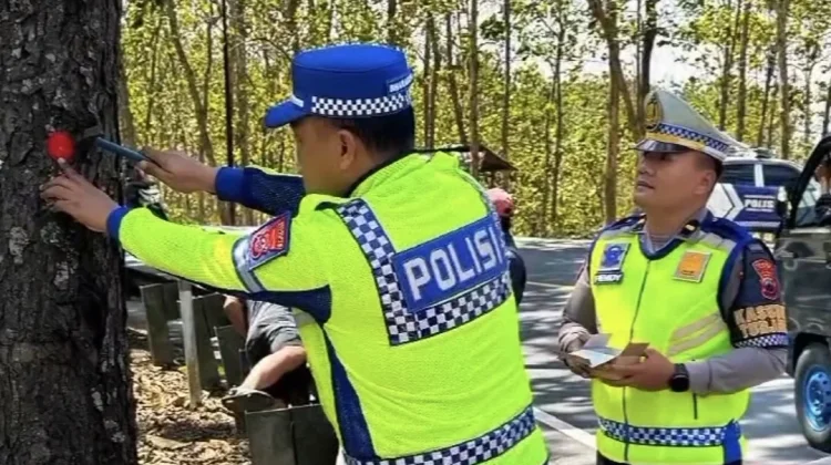 Satlantas Polresta Cilacap Pasang Mata Kucing di Kubangkangkung