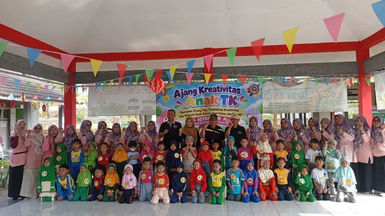 Lomba Kolase Mozaik di BaturradenTumbuhkan Karakter Anak