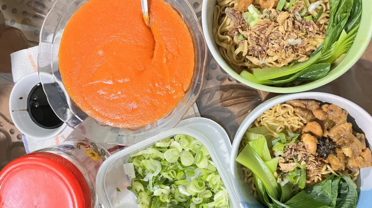 Mie Ayam Rumahan, Menu Praktis untuk Sajian Keluarga