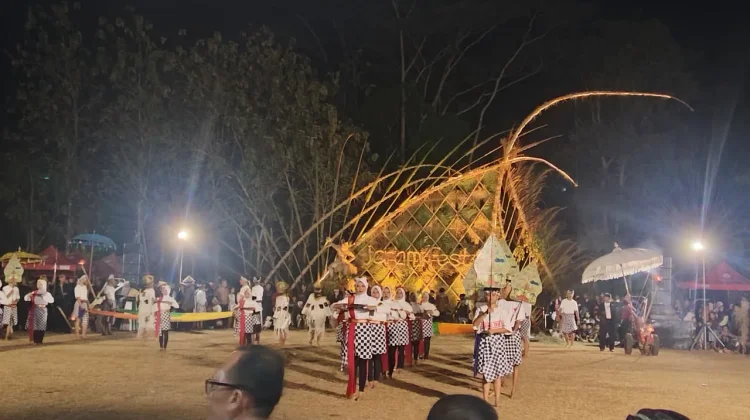Warga Antusias Sambut Jerami Fest 5 di Desa Pangebatan Karanglewas