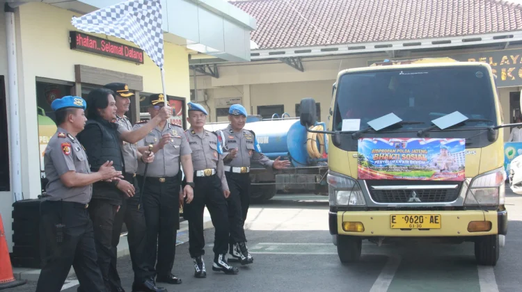 Polresta Cilacap Salurkan 35 Ribu Liter Air Bersih ke Warga Jeruklegi