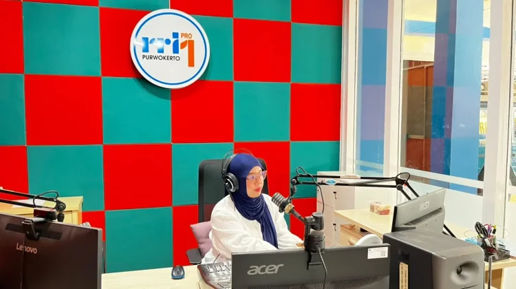 Halo RRI: RRI Purwokerto Benahi Editorial Warta Bahasa Banyumasan