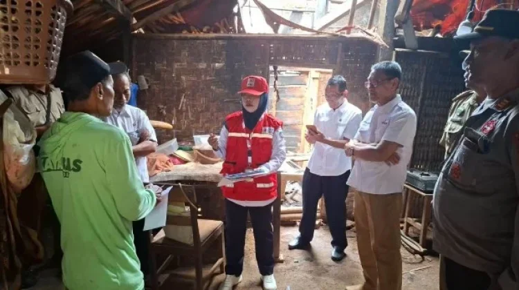 PMI Kabupaten Tegal Bantu Korban Kebakaran di Lebakwangi