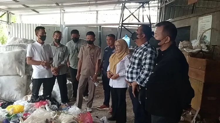 Komisi III DPRD Banjarnegara Apresiasi BSB Olah Sampah Plastik Jadi BBM