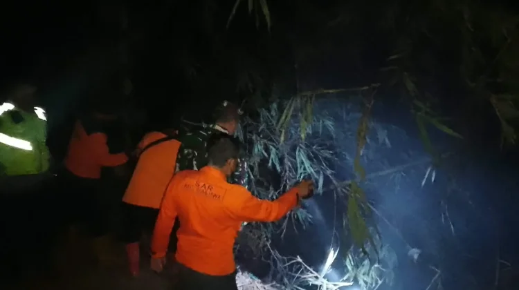 Polsek Bumijawa Tangani Kebakaran Lahan di Sokasari