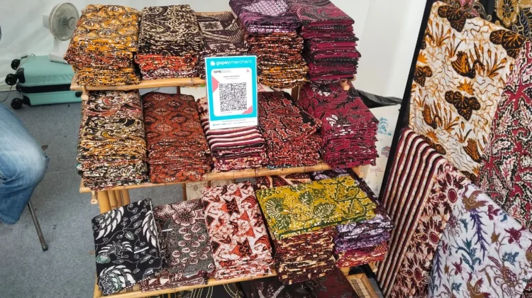 Batik R Jaga Eksistensi Batik Banyumasan Lewat Inovasi dan Pendampingan Kampus