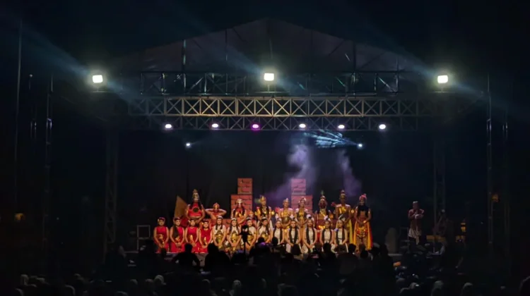Sendratari Jagabaya “Bulan Retak di Langit Maespati” Tarik Perhatian Penonton