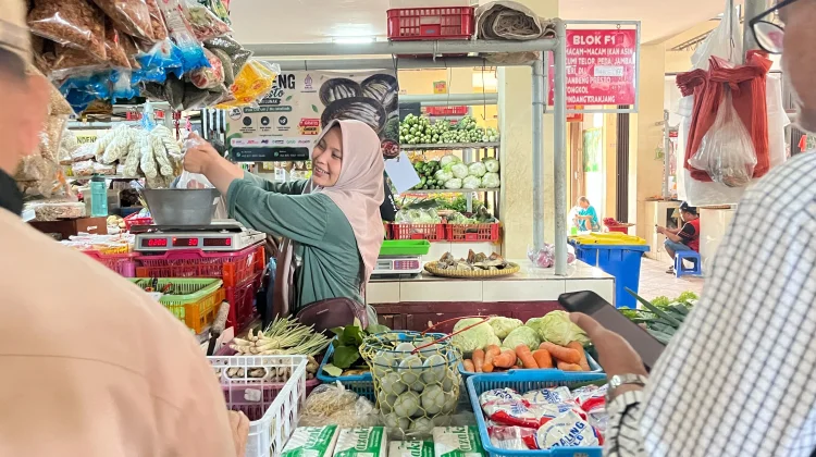 Waktu Fleksibel, Anak Muda Banyumas Tekuni Dagang di Pasar