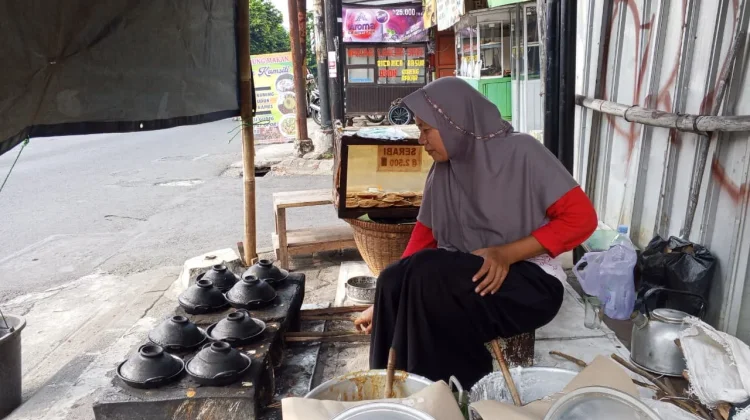 Penjualan Serabi Tradisional di Purwokerto Mengalami Penurunan