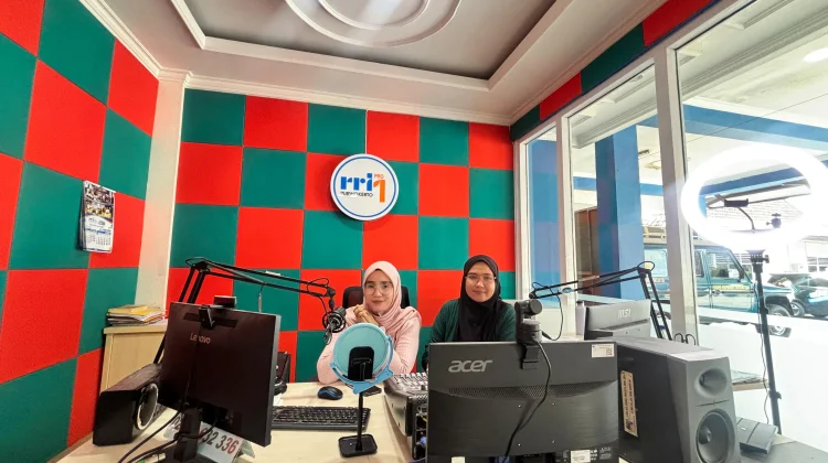 Lapak Jualan dan Parkir Tidak Teratur di Pasar Cerme Dikeluhkan Warga