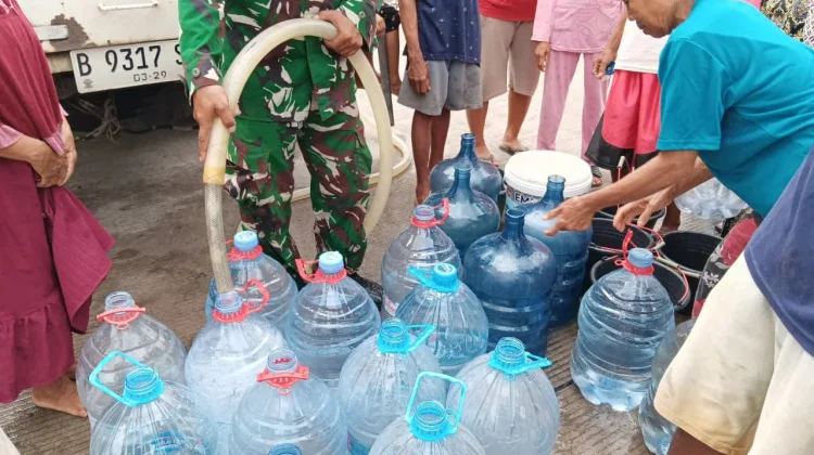 Warga Kendayakan Manfaatkan Bantuan Air Bersih PMI Kabupaten Tegal