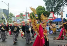 Ribuan Warga Meriahkan Kirab Pusaka HUT Banyumas ke-455