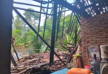 Hujan Deras & Angin Kencang Robohkan Dapur Rumah Warga di Karanggayam