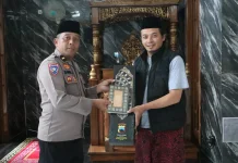 Polres Kebumen Salurkan Sajadah-Al-Qur’an ke Sejumlah Masjid