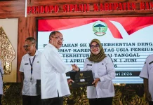 Jelang Purnatugas, 176 ASN Banyumas Terima SK Pensiun