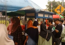 Geliat Ekonomi di Depan Masjid Jenderal Besar Soedirman Selama Ramadan