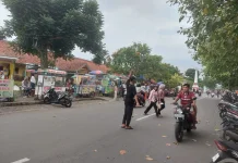 Menjelang Berbuka Alun-Alun Banyumas Ramai Pemburu Kuliner