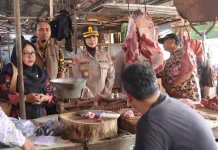 Polres Purbalingga Bersama Stakeholder Cek Harga Bapokting di Pasar Segamas