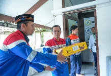 Perwira Kilang Cilacap Berbagi Kurma untuk Warga Binaan Lapas di Nusakambangan
