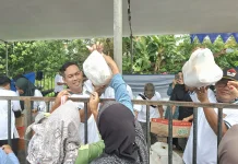 Pasar Murah Cilacap Diserbu Warga, Ribuan Paket Sembako Ludes Diburu