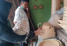 Menjelang Lebaran, Perajin Keranjang Parcel Bambu di Banjarnegara Melonjak