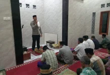 Kanit Binmas Polsek Bobotsari Isi Kultum di Masjid Al Rahman
