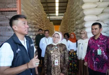 Tinjau Gudang BULOG Selang, Bupati: Masyarakat Tidak Perlu Panic Buying