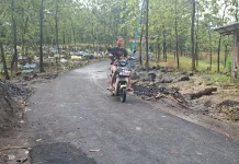 Jalan Hasil TMMD di Cikuya Jadi Favorit Warga untuk Olahraga Pagi
