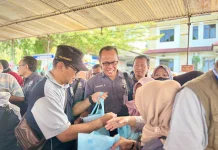 Hanya Lima Menit, Paket Sembako Murah PGRI Banjarnegara Ludes Terjual