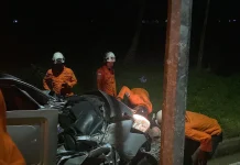 Tim SAR Evakuasi Korban Kecelakaan Minibus di Adipala Cilacap