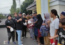 Ikatan Wartawan online Kota Tegal Bagikan 1000 Paket Takjil kepada Warga Kota