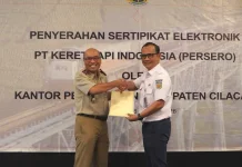 KAI Purwokerto Terima 13 Sertifikat Elektronik dari BPN Cilacap