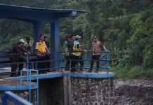 Jembatan Danawarih Rusak Diterjang Arus, Bupati Ischak Tinjau & Percepat Perbaikan